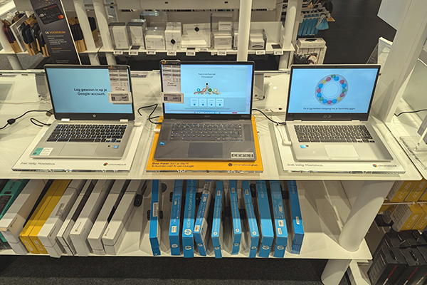 Google Chromebook riser