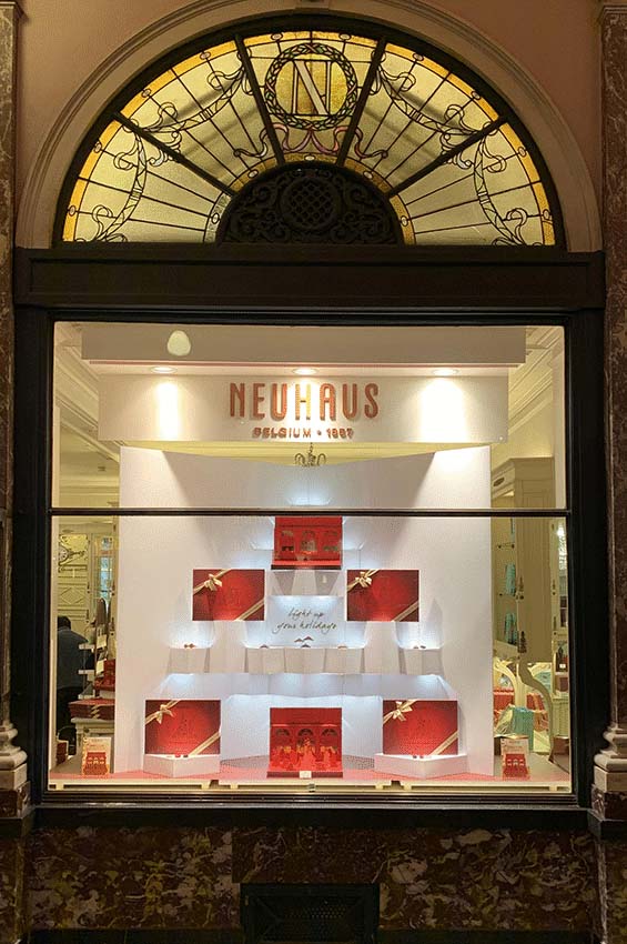 Neuhaus Xmas shop window display