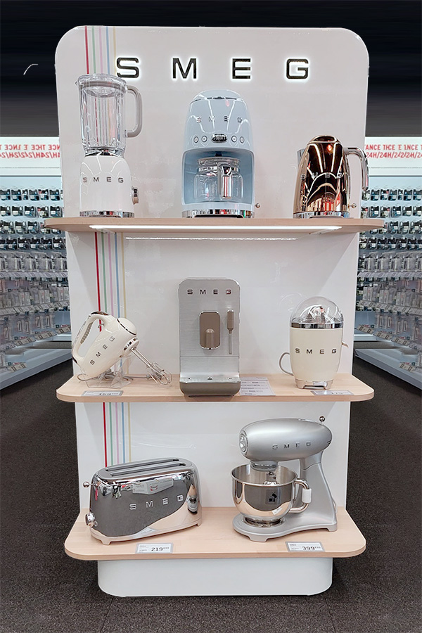 POS vloerdisplay Smeg klein electro